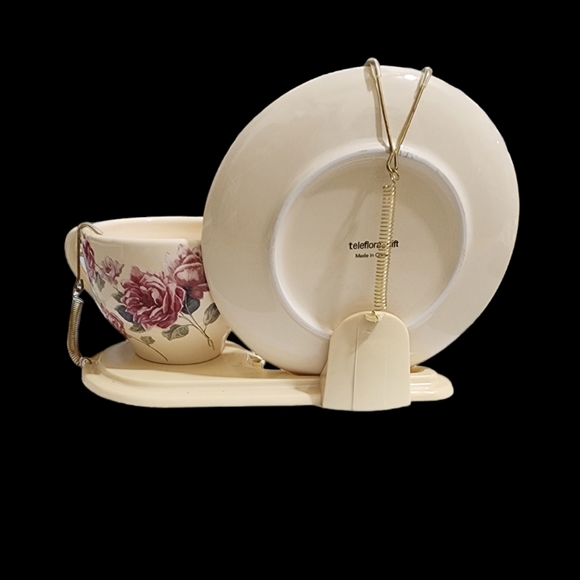 Teleflora charming Victorian roses cup and saucer display set - Picture 2 of 12